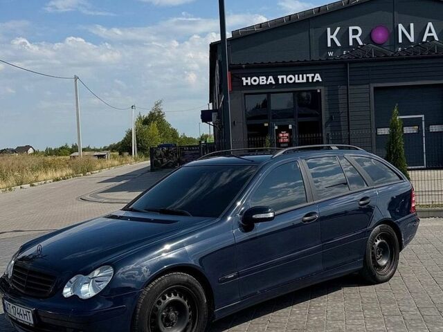 Синий Мерседес Ц-Класс, объемом двигателя 1.8 л и пробегом 255 тыс. км за 5700 $, фото 1 на Automoto.ua