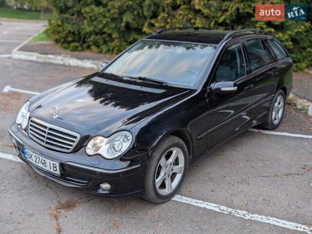 Мерседес Ц-Клас 2006 у Рівному на Automoto.ua Синій Мерседес Ц-Клас, об'ємом двигуна 2.15 л та пробігом 385 тис. км за 5800 $, фото 1 на Automoto.ua