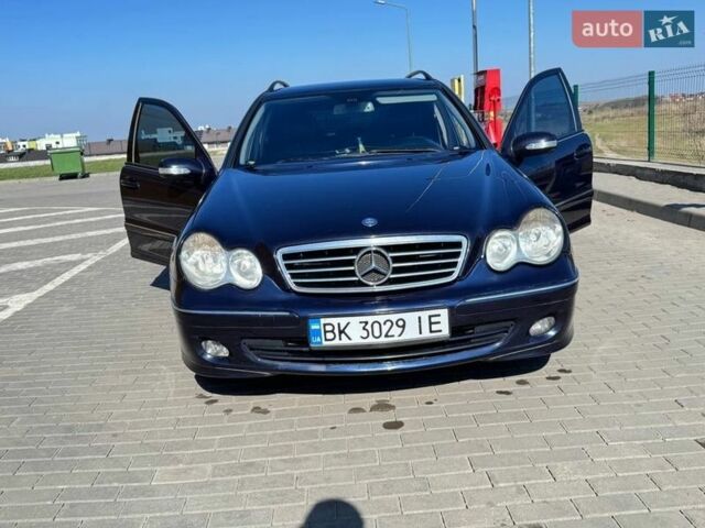 Синій Мерседес Ц-Клас, об'ємом двигуна 2.2 л та пробігом 380 тис. км за 5800 $, фото 1 на Automoto.ua