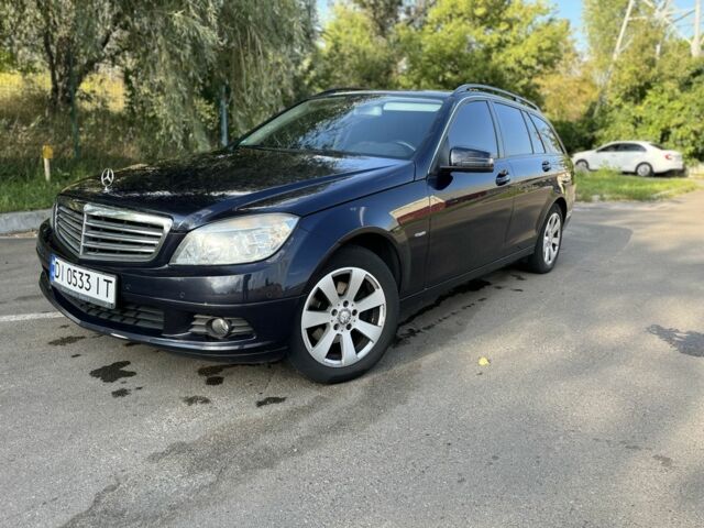 Синий Мерседес Ц-Класс, объемом двигателя 2.1 л и пробегом 290 тыс. км за 7600 $, фото 1 на Automoto.ua