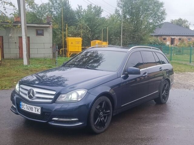 Синій Мерседес Ц-Клас, об'ємом двигуна 2.14 л та пробігом 180 тис. км за 12300 $, фото 1 на Automoto.ua