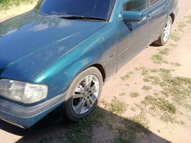 Зеленый Мерседес Ц-Класс, объемом двигателя 0 л и пробегом 3 тыс. км за 2956 $, фото 1 на Automoto.ua