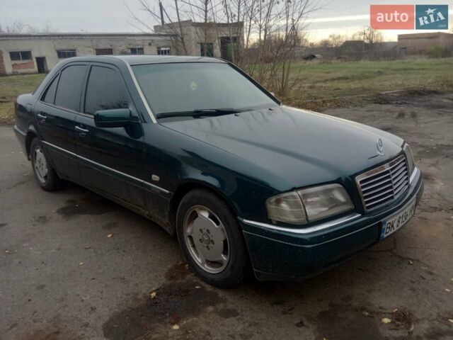 Зелений Мерседес Ц-Клас, об'ємом двигуна 1.8 л та пробігом 400 тис. км за 3600 $, фото 1 на Automoto.ua