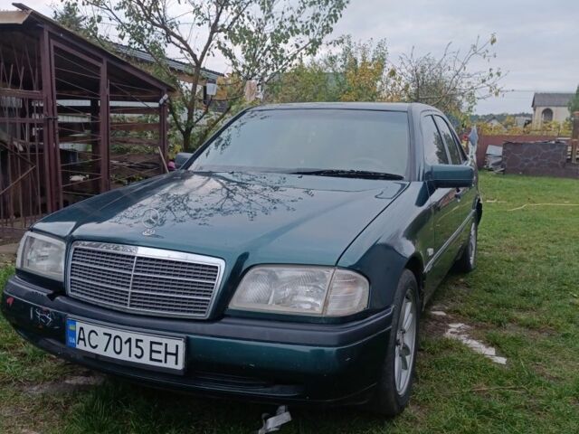 Зеленый Мерседес Ц-Класс, объемом двигателя 2.2 л и пробегом 350 тыс. км за 2900 $, фото 1 на Automoto.ua