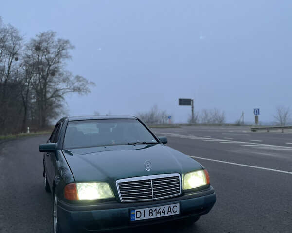 Зелений Мерседес Ц-Клас, об'ємом двигуна 1.8 л та пробігом 362 тис. км за 3000 $, фото 1 на Automoto.ua