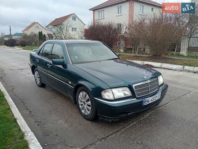 Зелений Мерседес Ц-Клас, об'ємом двигуна 2.2 л та пробігом 280 тис. км за 2450 $, фото 1 на Automoto.ua
