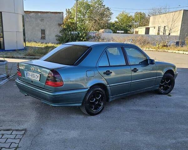 Зеленый Мерседес Ц-Класс, объемом двигателя 1.8 л и пробегом 280 тыс. км за 2450 $, фото 1 на Automoto.ua