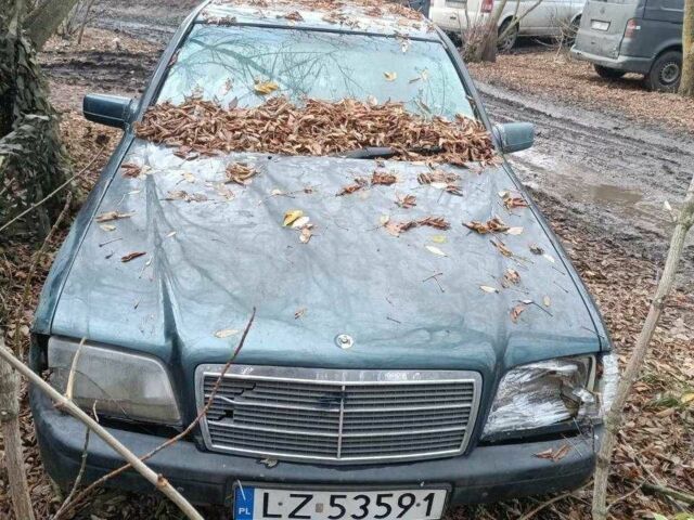 Зелений Мерседес Ц-Клас, об'ємом двигуна 2.2 л та пробігом 320 тис. км за 500 $, фото 1 на Automoto.ua