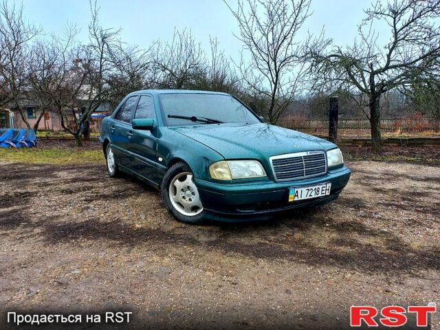 Зеленый Мерседес Ц-Класс, объемом двигателя 1.8 л и пробегом 286 тыс. км за 1999 $, фото 1 на Automoto.ua