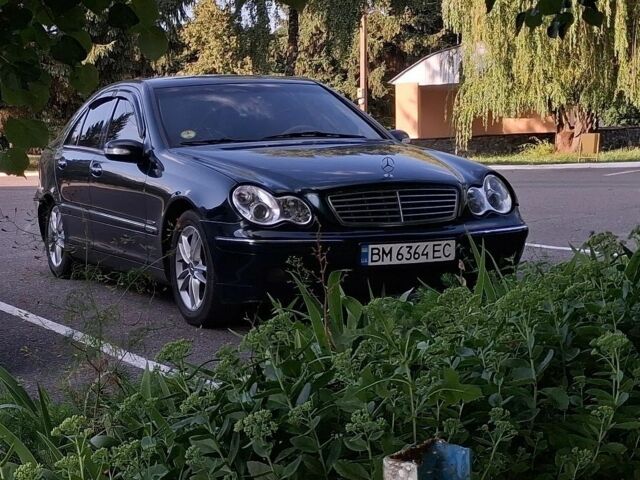Зелений Мерседес Ц-Клас, об'ємом двигуна 2.2 л та пробігом 470 тис. км за 3500 $, фото 1 на Automoto.ua