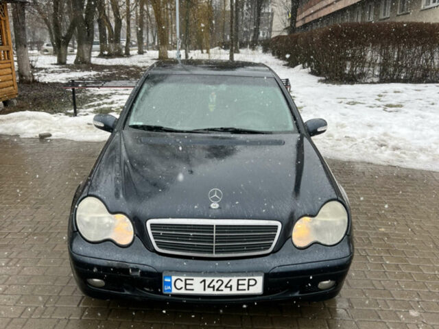 Зелений Мерседес Ц-Клас, об'ємом двигуна 1.8 л та пробігом 303 тис. км за 4000 $, фото 1 на Automoto.ua