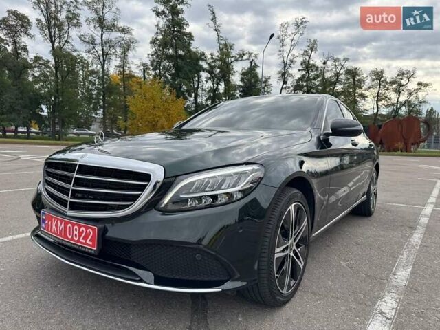 Зеленый Мерседес Ц-Класс, объемом двигателя 1.95 л и пробегом 55 тыс. км за 33500 $, фото 1 на Automoto.ua