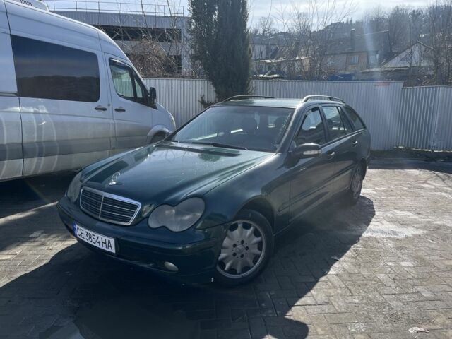 Зеленый Мерседес Ц-Класс, объемом двигателя 2.1 л и пробегом 300 тыс. км за 3799 $, фото 1 на Automoto.ua