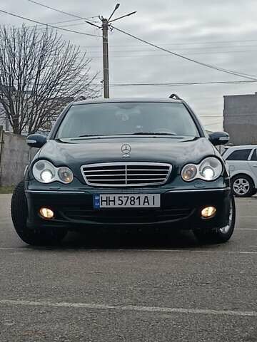 Зеленый Мерседес Ц-Класс, объемом двигателя 2.15 л и пробегом 410 тыс. км за 7200 $, фото 1 на Automoto.ua