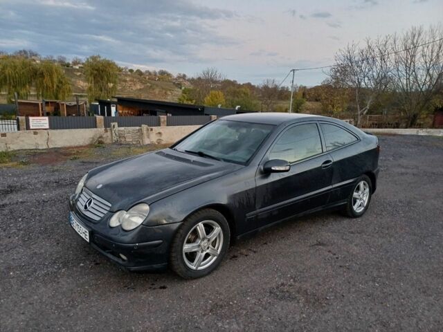 Сірий Мерседес ЦЛ, об'ємом двигуна 2.1 л та пробігом 370 тис. км за 4500 $, фото 1 на Automoto.ua