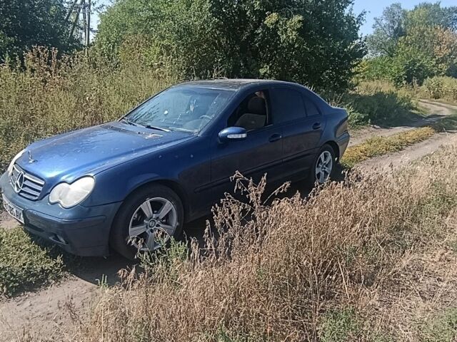 Синий Мерседес ЦЛ, объемом двигателя 1.8 л и пробегом 400 тыс. км за 1346 $, фото 1 на Automoto.ua