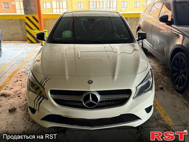 Белый Мерседес ЦЛА-класс, объемом двигателя 2 л и пробегом 21000 тыс. км за 15500 $, фото 1 на Automoto.ua
