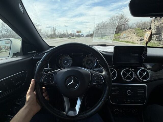 Белый Мерседес ЦЛА-класс, объемом двигателя 2 л и пробегом 150 тыс. км за 14500 $, фото 1 на Automoto.ua