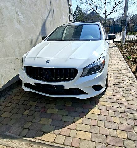 Білий Мерседес ЦЛА-клас, об'ємом двигуна 2 л та пробігом 192 тис. км за 16000 $, фото 1 на Automoto.ua