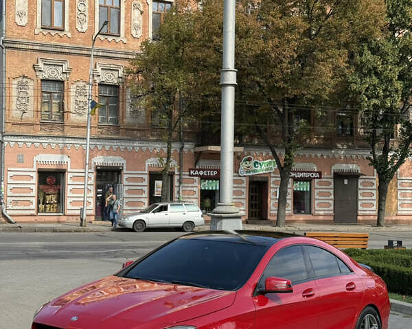Красный Мерседес ЦЛА-класс, объемом двигателя 1.99 л и пробегом 133 тыс. км за 13999 $, фото 1 на Automoto.ua