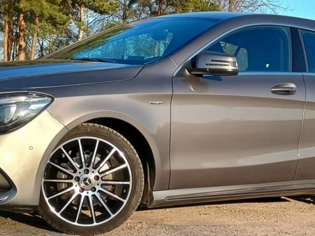 Серый Мерседес ЦЛА-класс, объемом двигателя 0 л и пробегом 195 тыс. км за 15000 $, фото 1 на Automoto.ua