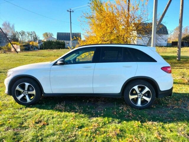 Белый Мерседес ЦЛЦ-класс, объемом двигателя 2.2 л и пробегом 202 тыс. км за 30000 $, фото 1 на Automoto.ua