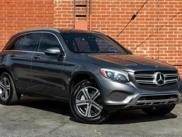 Серый Мерседес ЦЛЦ-класс, объемом двигателя 2 л и пробегом 41 тыс. км за 9900 $, фото 1 на Automoto.ua