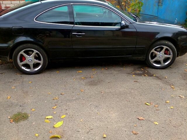 Мерседес ЦЛК-Класс, объемом двигателя 2 л и пробегом 380 тыс. км за 4200 $, фото 1 на Automoto.ua