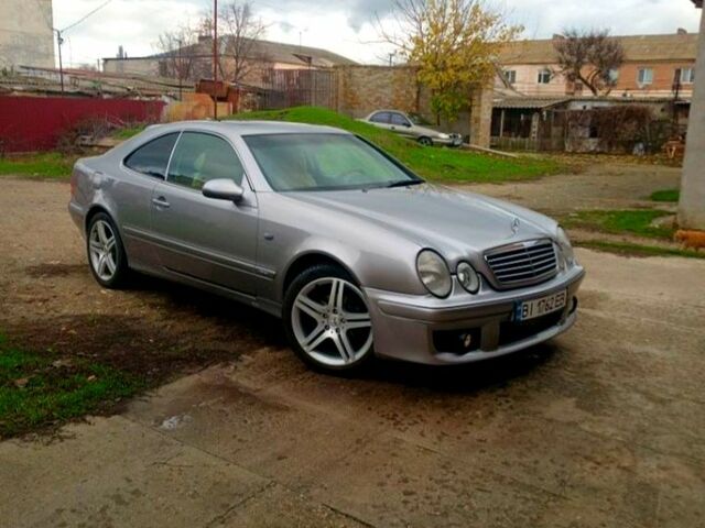 Сірий Мерседес ЦЛК-Клас, об'ємом двигуна 2 л та пробігом 300 тис. км за 5000 $, фото 1 на Automoto.ua