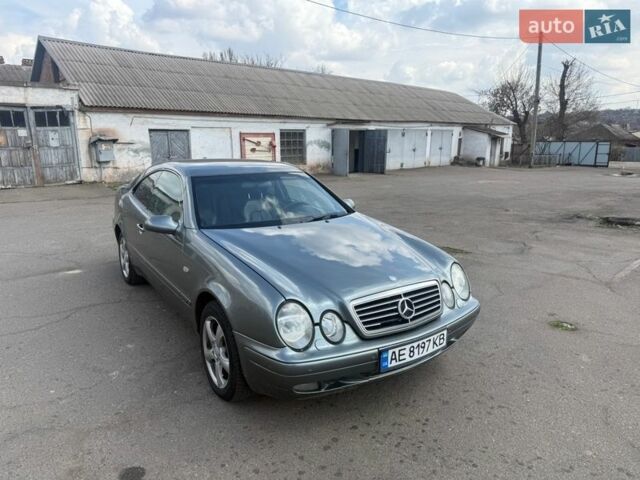 Серый Мерседес ЦЛК-Класс, объемом двигателя 3.2 л и пробегом 340 тыс. км за 4700 $, фото 1 на Automoto.ua
