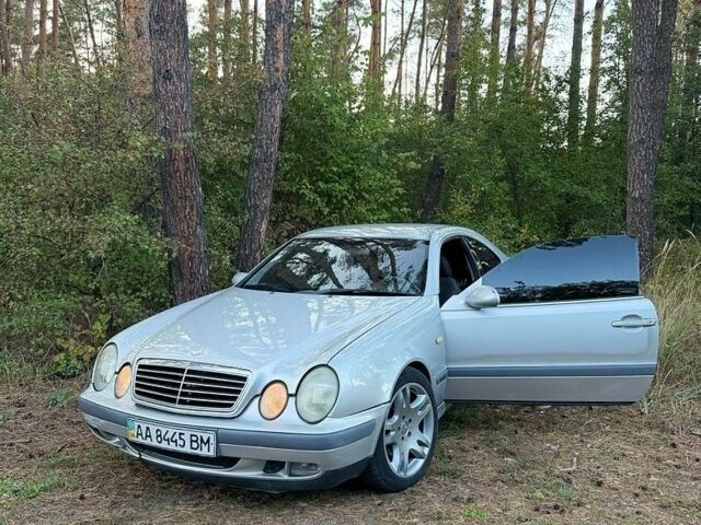 Сірий Мерседес ЦЛК-Клас, об'ємом двигуна 2 л та пробігом 417 тис. км за 2799 $, фото 1 на Automoto.ua