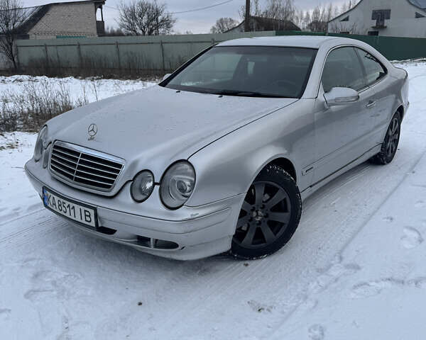 Сірий Мерседес ЦЛК-Клас, об'ємом двигуна 2 л та пробігом 317 тис. км за 3900 $, фото 1 на Automoto.ua