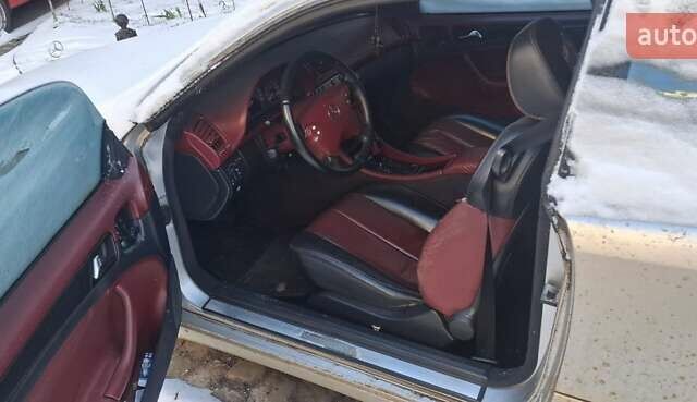 Серый Мерседес ЦЛК-Класс, объемом двигателя 3.2 л и пробегом 350 тыс. км за 4000 $, фото 1 на Automoto.ua