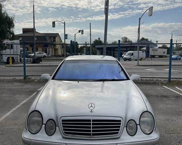 Серый Мерседес ЦЛК-Класс, объемом двигателя 2 л и пробегом 243 тыс. км за 4500 $, фото 1 на Automoto.ua