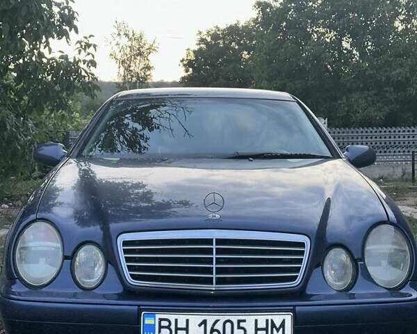 Синій Мерседес ЦЛК-Клас, об'ємом двигуна 2 л та пробігом 247 тис. км за 4500 $, фото 1 на Automoto.ua
