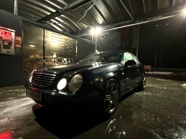 Синий Мерседес ЦЛК-Класс, объемом двигателя 2.3 л и пробегом 350 тыс. км за 4200 $, фото 1 на Automoto.ua