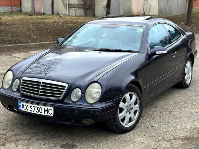 Синий Мерседес ЦЛК-Класс, объемом двигателя 2 л и пробегом 305 тыс. км за 3500 $, фото 1 на Automoto.ua