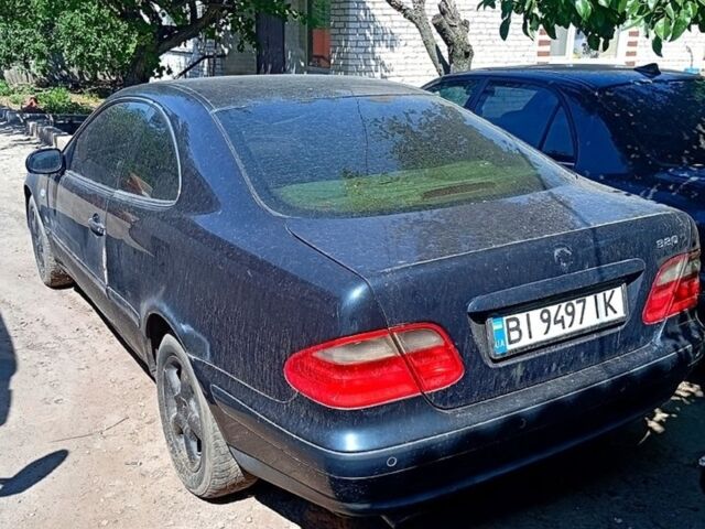 Синій Мерседес ЦЛК-Клас, об'ємом двигуна 3.2 л та пробігом 150 тис. км за 3000 $, фото 1 на Automoto.ua