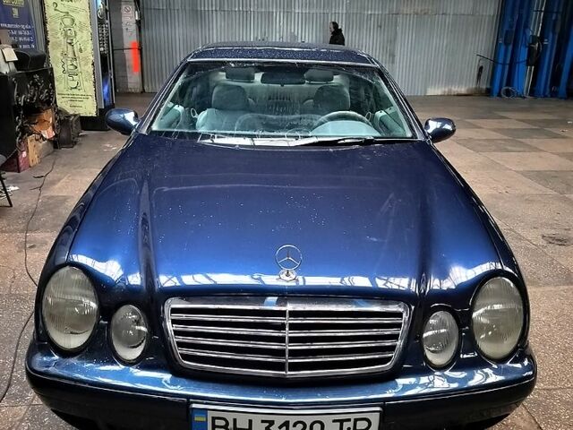 Синий Мерседес ЦЛК-Класс, объемом двигателя 2.3 л и пробегом 306 тыс. км за 3500 $, фото 1 на Automoto.ua