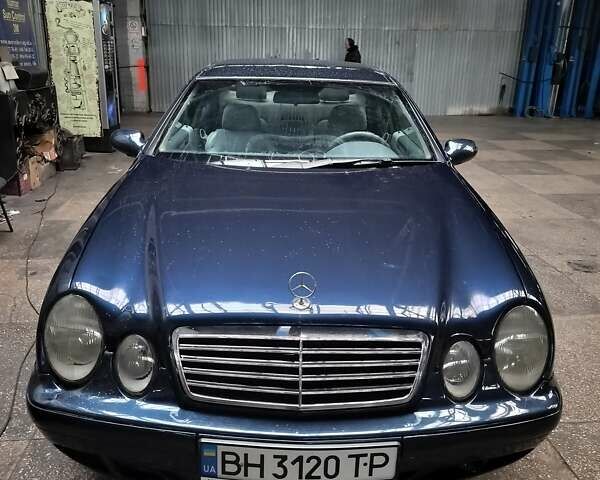 Синій Мерседес ЦЛК-Клас, об'ємом двигуна 2.3 л та пробігом 306 тис. км за 3500 $, фото 1 на Automoto.ua