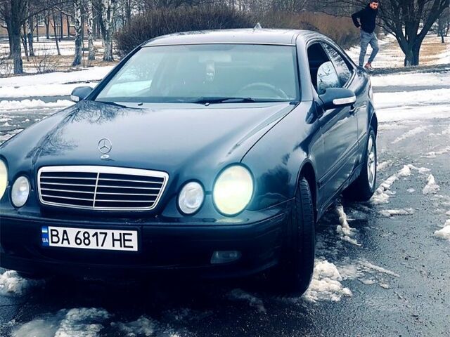 Синий Мерседес ЦЛК-Класс, объемом двигателя 2.3 л и пробегом 390 тыс. км за 3200 $, фото 1 на Automoto.ua