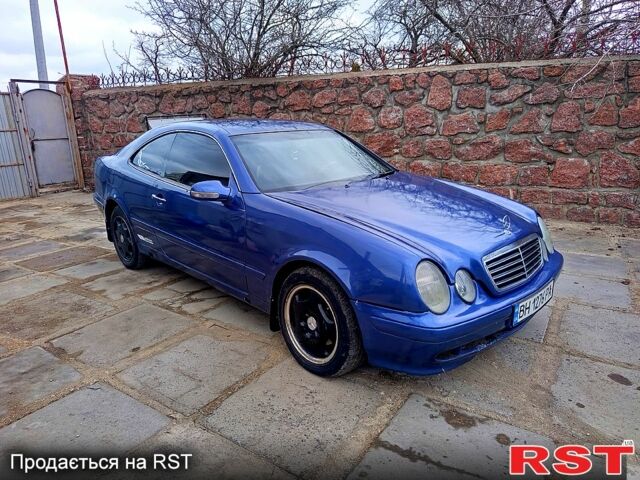 Синий Мерседес ЦЛК-Класс, объемом двигателя 2 л и пробегом 300 тыс. км за 2900 $, фото 1 на Automoto.ua
