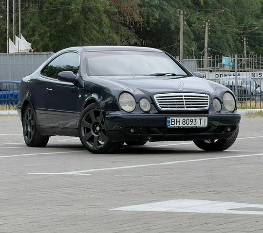 Синій Мерседес ЦЛК-Клас, об'ємом двигуна 3.2 л та пробігом 250 тис. км за 3499 $, фото 1 на Automoto.ua