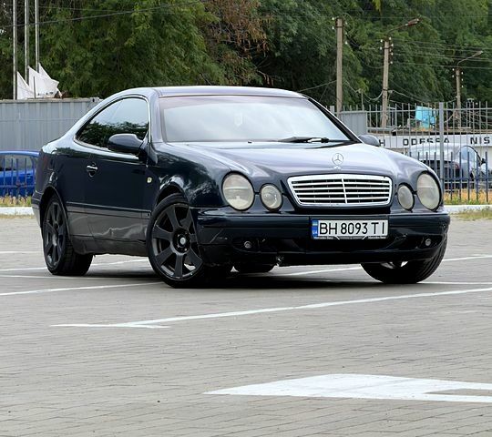 Синій Мерседес ЦЛК-Клас, об'ємом двигуна 3.2 л та пробігом 250 тис. км за 3499 $, фото 1 на Automoto.ua