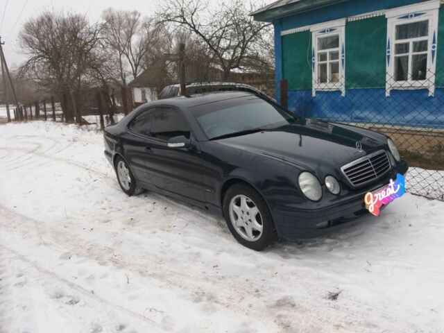 Синий Мерседес ЦЛК-Класс, объемом двигателя 3 л и пробегом 220 тыс. км за 2000 $, фото 1 на Automoto.ua