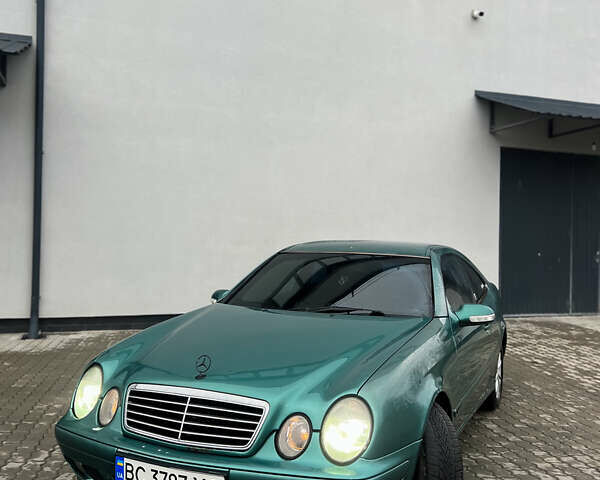 Зелений Мерседес ЦЛК-Клас, об'ємом двигуна 2 л та пробігом 250 тис. км за 2850 $, фото 1 на Automoto.ua