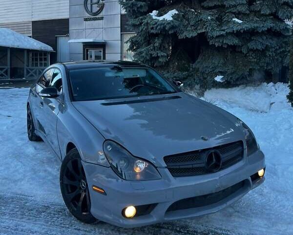 Серый Мерседес ЦЛС-Класс, объемом двигателя 5 л и пробегом 243 тыс. км за 8999 $, фото 1 на Automoto.ua