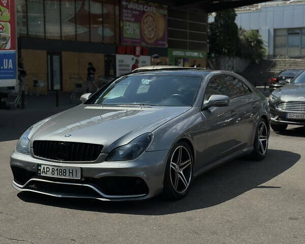 Серый Мерседес ЦЛС-Класс, объемом двигателя 5.46 л и пробегом 246 тыс. км за 16000 $, фото 1 на Automoto.ua