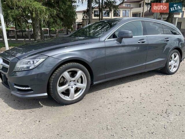 Серый Мерседес ЦЛС-Класс, объемом двигателя 3 л и пробегом 260 тыс. км за 20000 $, фото 1 на Automoto.ua
