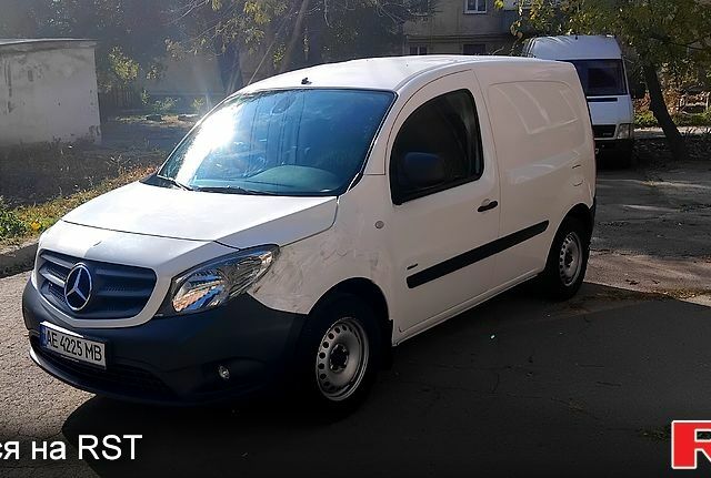 Белый Мерседес Ситан, объемом двигателя 1.5 л и пробегом 190 тыс. км за 7500 $, фото 1 на Automoto.ua